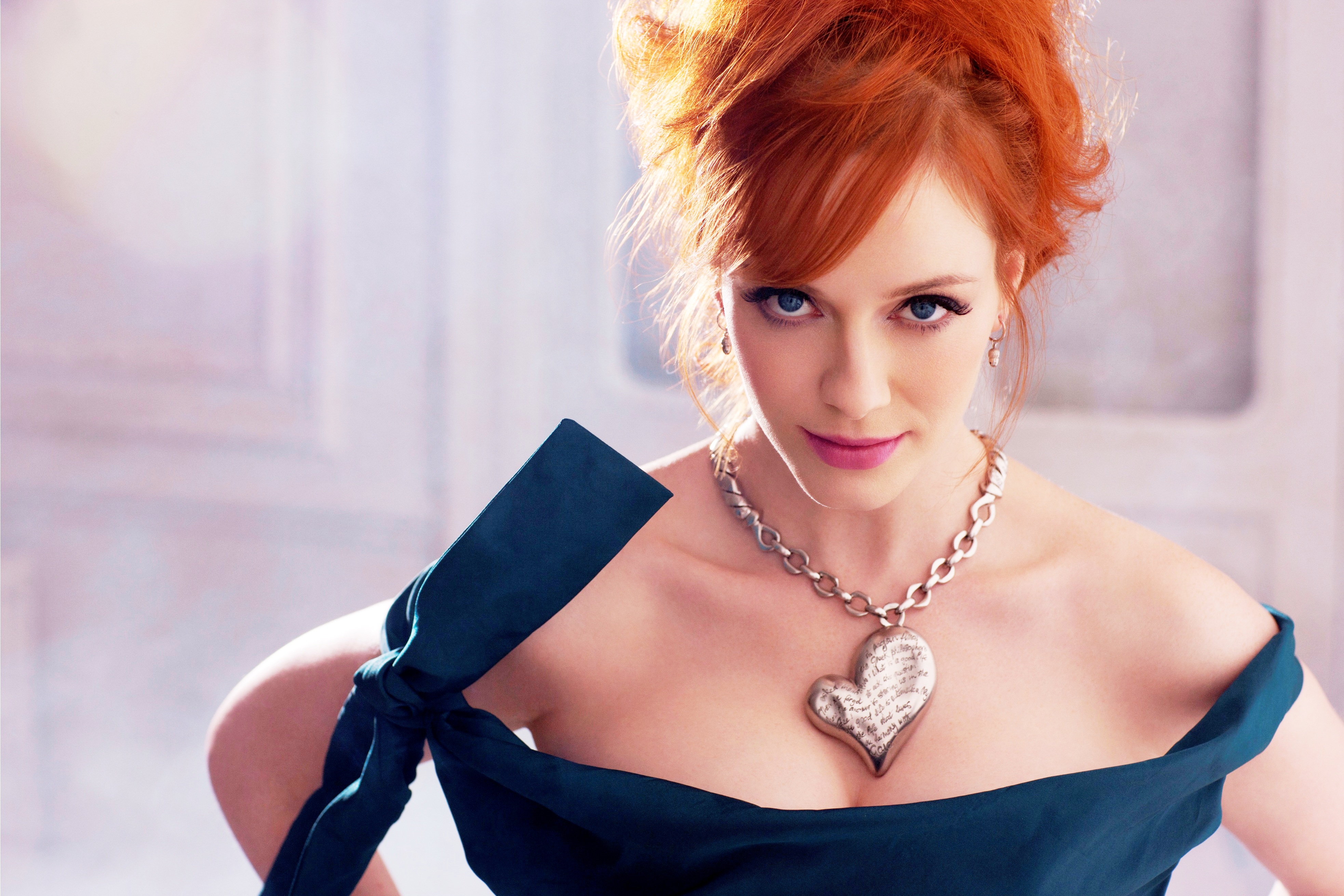 http://www.theplace.ru/archive/christina_hendricks/img/Christina_Hendricks_123.jpg