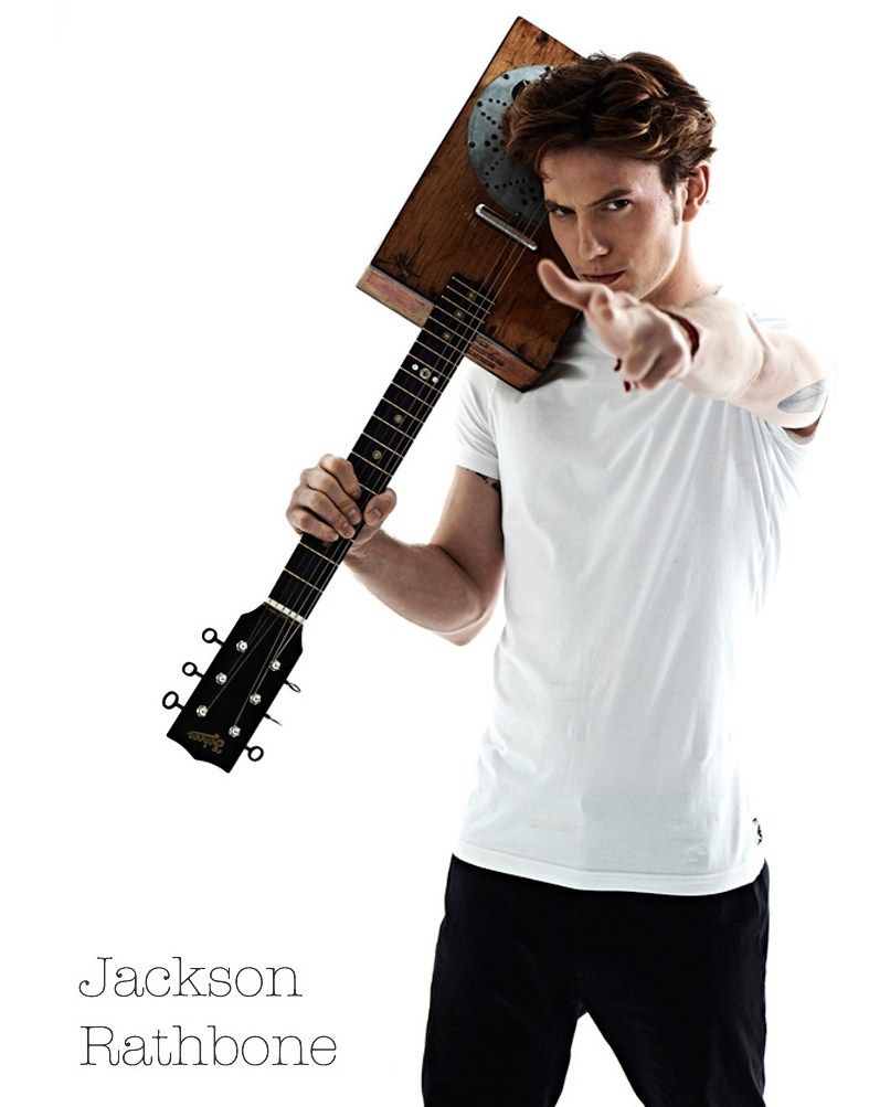 http://www.theplace.ru/archive/jackson_rathbone/img/004~406.jpg