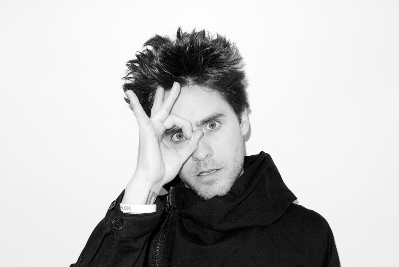 http://www.theplace.ru/archive/jared_leto/img/JaredLeto_TerryRicha-21.jpg