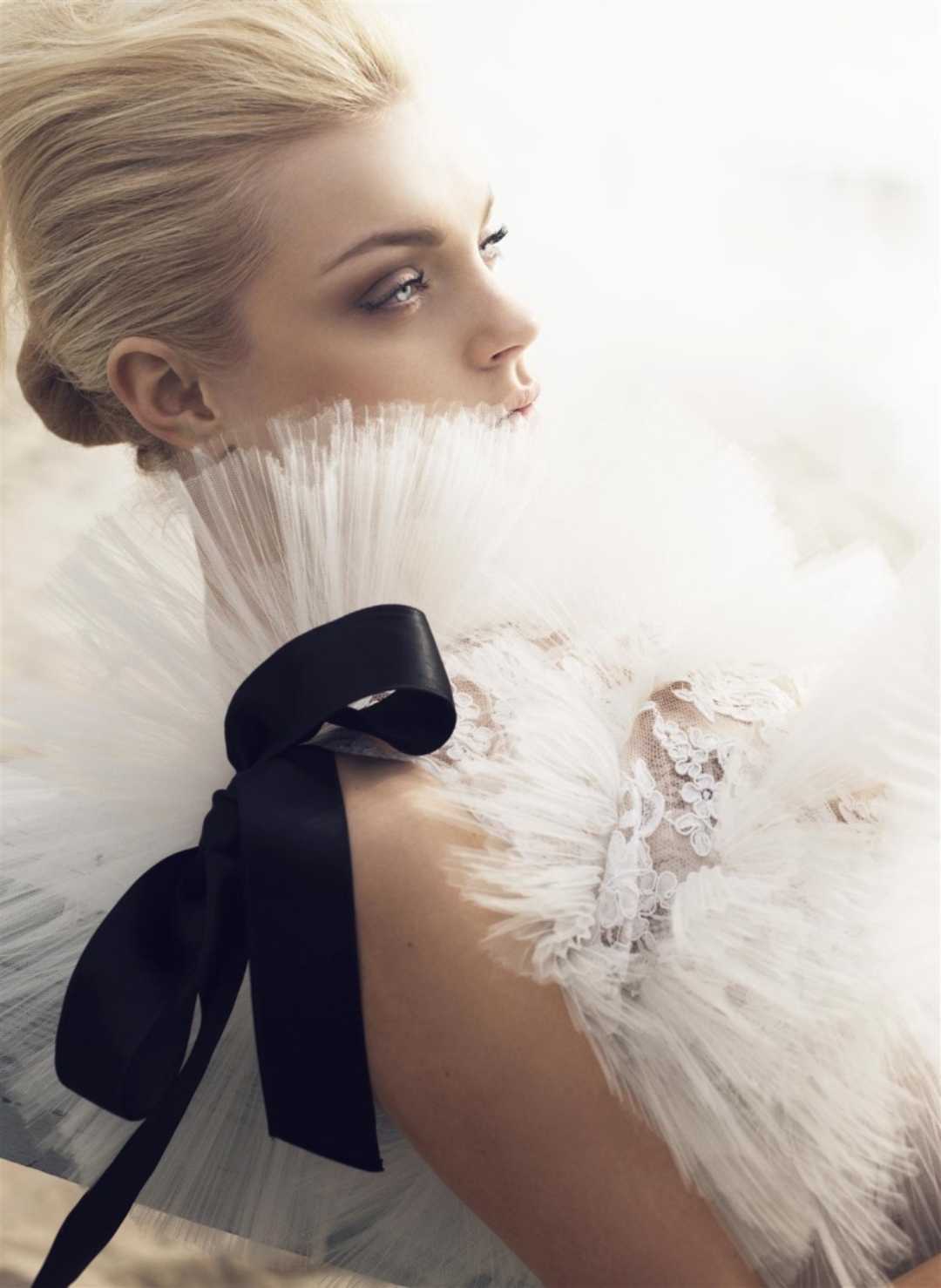 http://www.theplace.ru/archive/jessica_stam/img/sundsbobeauty7.jpg