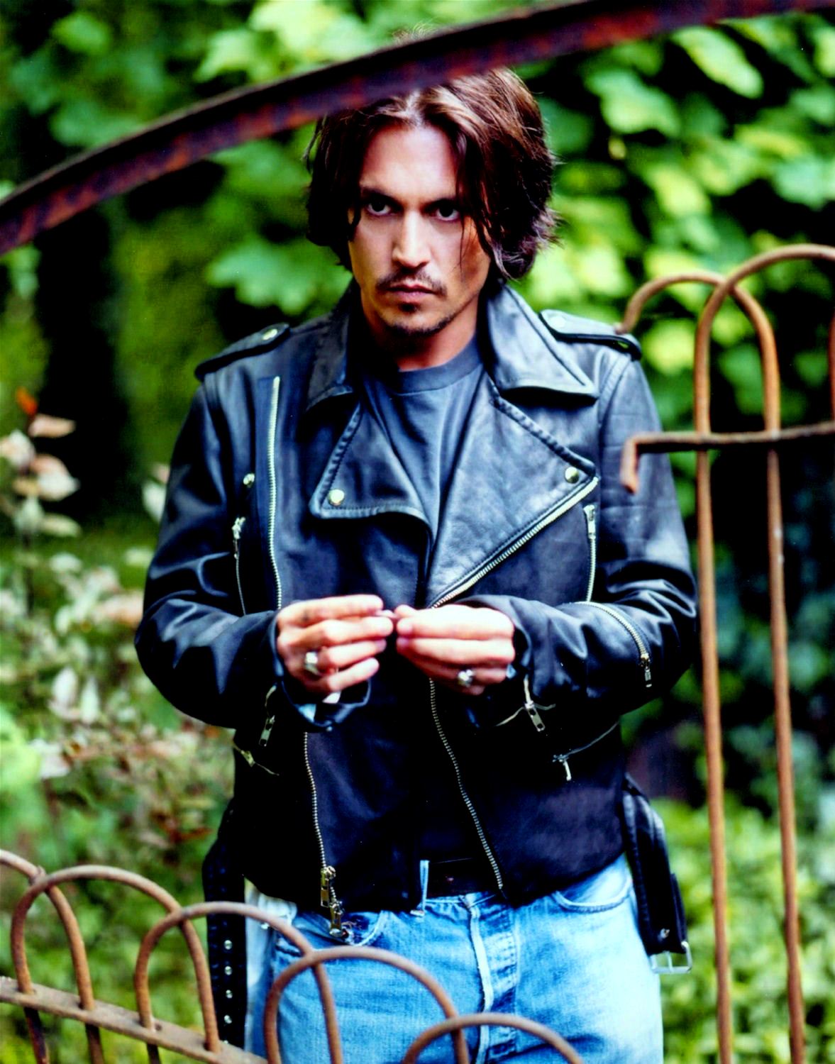 http://www.theplace.ru/archive/johnny_depp/img/seliger21.jpg