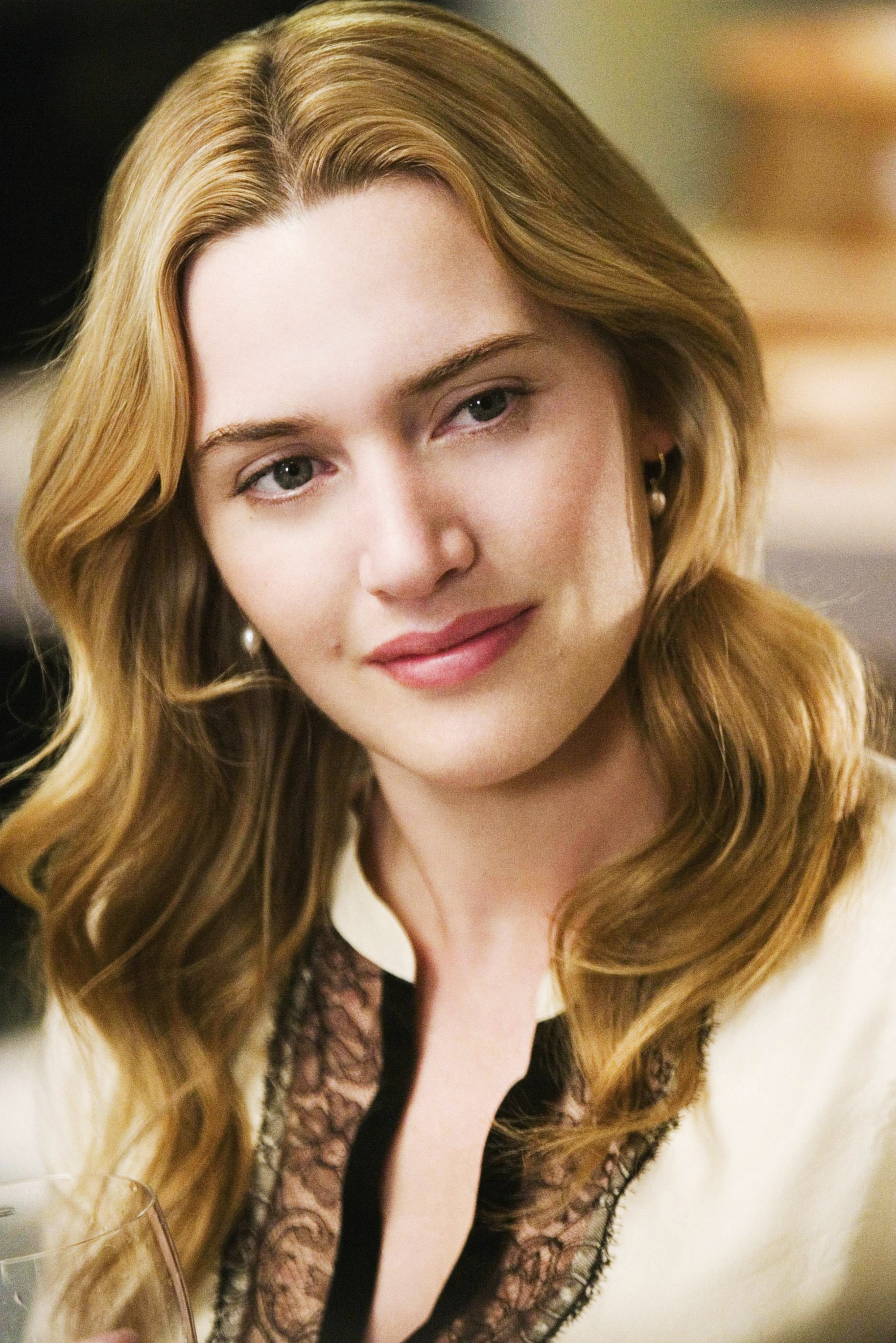 http://www.theplace.ru/archive/kate_winslet/img/da42f4f7bd46.jpg