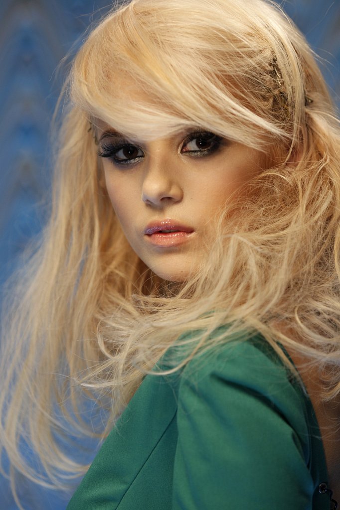 http://www.theplace.ru/archive/mika_newton/img/158583063.jpg