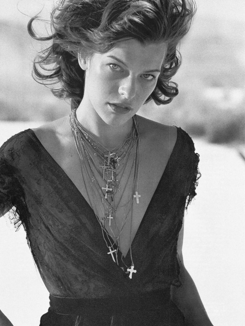 http://www.theplace.ru/archive/milla_jovovich/img/Milla_Jovovich_by_P-2.jpg