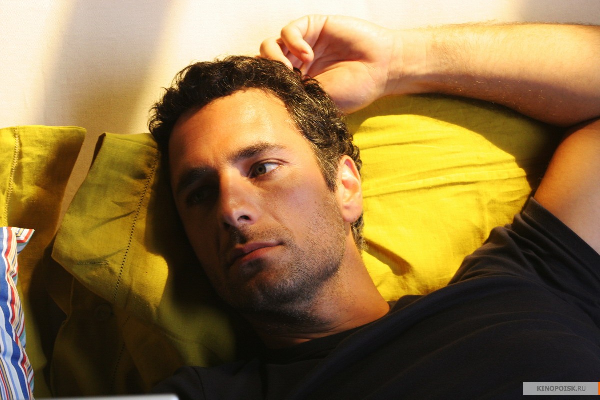 http://www.theplace.ru/archive/raoul_bova/img/98976.jpg