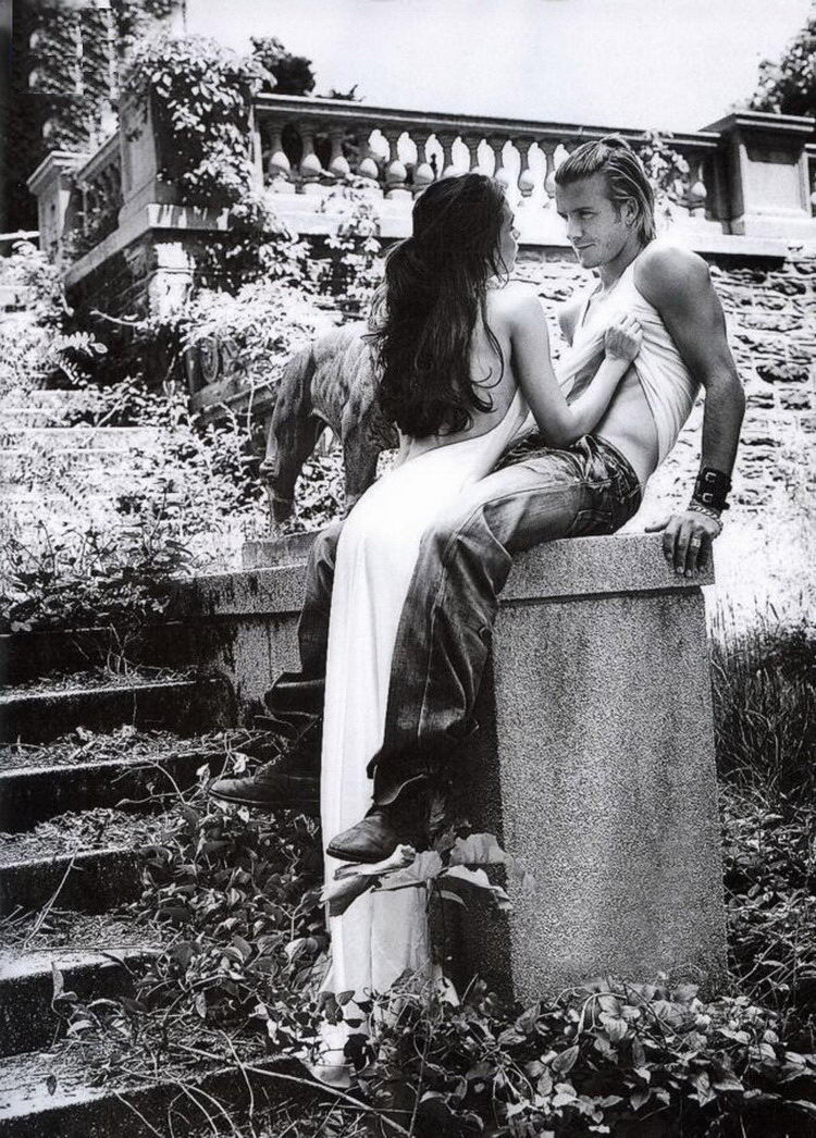   (Victoria Beckham)