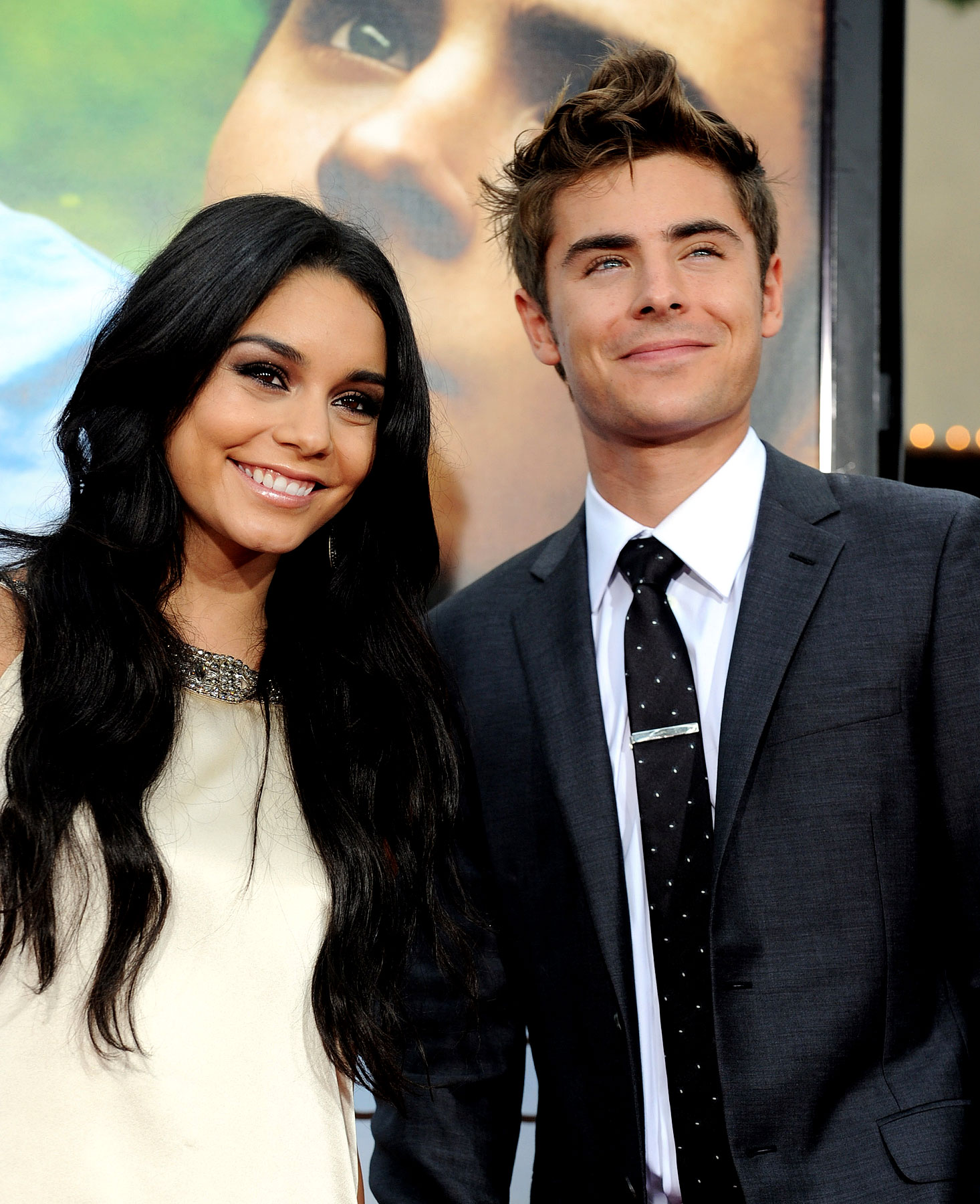 http://www.theplace.ru/archive/zac_efron/img/msg_127972664961_3.jpg