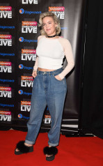 Anne-Marie at Radio City Christmas Live in Liverpool 12/17/2016 фото №1137215