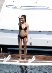 Adriana Lima in a Bikini on a Yacht in Bodrum, Turkey фото №981864