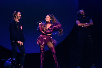 Ariana Grande - Lollapalooza in Chicago 08/04/2019 фото №1207682
