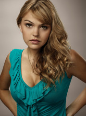 Aimee Teegarden фото