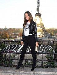 Alessandra Ambrosio – Promoting Victoria’s Secret Fashion Show in Paris фото №926346