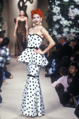 Alice Dodd ~ Yves Saint Laurent S/S 1996 couture фото №1376907