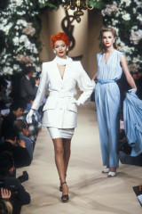 Alice Dodd ~ Yves Saint Laurent S/S 1996 couture фото №1376908