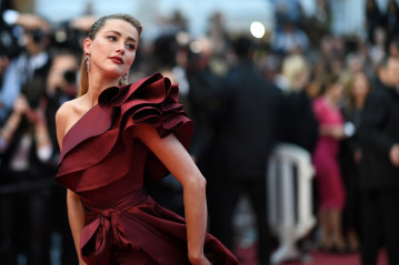 Amber Heard attends "Pain and Glory" | Cannes 05/17/19 фото №1175661