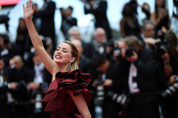 Amber Heard attends "Pain and Glory" | Cannes 05/17/19 фото №1175660