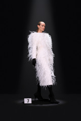 Balenciaga Couture Fall/Winter 2023 Fashion Show in Paris фото №1373064