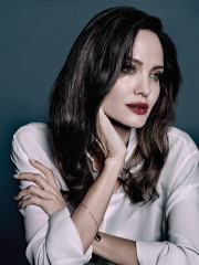 Angelina Jolie - The Wrap Magazine November 2017 фото №1023533