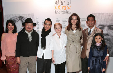 Angelina Jolie - Bangsokol A Requiem for Cambodia in New York 12/16/2017 фото №1024746