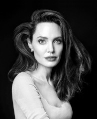 Angelina Jolie - Gavin Bond Photoshoot for BAFTA Awards (2017) фото №1002086