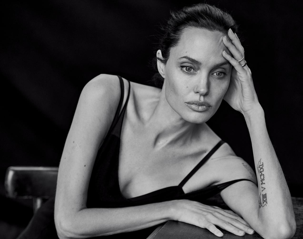 Анджелина Джоли (Angelina Jolie)