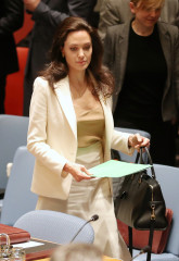 Angelina Jolie фото №803775
