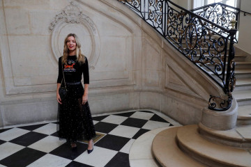 Annabelle Wallis at Christian Dior show at Paris Fashion Week Womenswear SS 2018 фото №999498