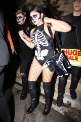 Ariel Winter Skeleton – Just Jared Halloween Party in LA  фото №1007881