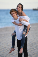Bailee Madison Photoshoot With Her Boyfriend Alex Lange – Fort Lauderdale  фото №959464