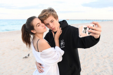 Bailee Madison Photoshoot With Her Boyfriend Alex Lange – Fort Lauderdale  фото №959450
