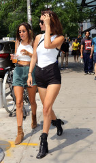 Bella Hadid Shows Off Her Legs in a Pair of Short Shorts – East Village фото №974913