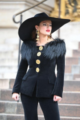 Bella Thorne Christian Dior Haute Couture SS 2024 show at Paris 01/22/24 фото №1386121