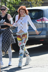 Bella Thorne Style – Out in Los Angeles фото №1001691