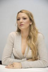 Blake Lively Headshots – “All I See Is You” Press Conference фото №1002783
