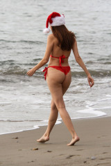 BLANCA BLANCO in Bikini at a Beach in Malibu 12/18/2019 фото №1238452