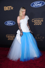 Brie Larson - 51st NAACP Image Awards in Pasadena 02/22/2020 фото №1247565