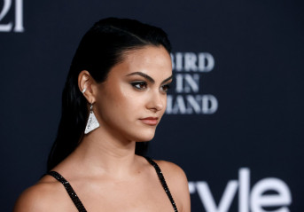 Camila Mendes-InStyle Awards 2021 фото №1322153