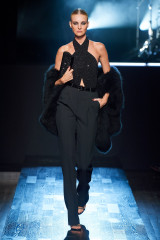 Michael Kors Fall/Winter 2022 Fashion Show in New York фото №1338467