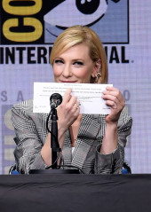 Cate Blanchett – Marvel Studios Panel at San Diego Comic-Con фото №983962
