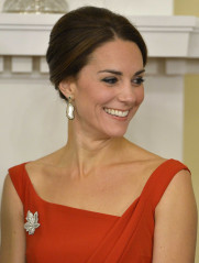 Catherine, Duchess of Cambridge фото №914673
