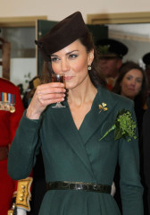 Catherine, Duchess of Cambridge фото №521744