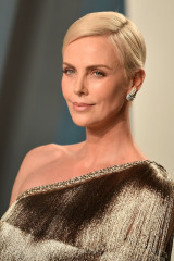 CHARLIZE THERON at 2020 Vanity Fair Oscar Party in Beverly Hills 02/09/2020 фото №1246046