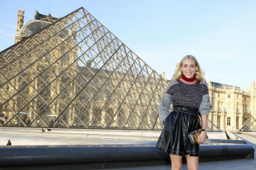 Chloe Sevigny at Louis Vuitton Dinner Party, Louvre in Paris  фото №955070