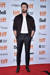 Chris Evans - 'Knives Out Premiere' at TIFF 09/07/2019 фото №1218070