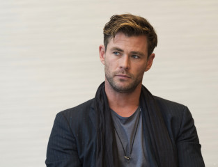 Chris Hemsworth - 'Avengers: Endgame' Press Conference in LA 04/07/2019 фото №1204092