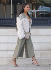 Christina Milian is Stylish at Barneys New York in Beverly Hills  фото №960597