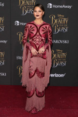 Christine Teigen-\'Beauty And The Beast\' Premiere in Los Angeles фото №944730