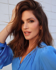 Cindy Crawford - 'Meaningful Beauty' // 2021 фото №1297773