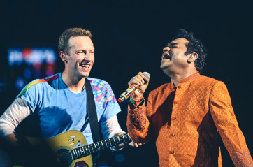 Coldplay - Global Citizen Festival India at Mumbai 11/19/2016 фото №1199874