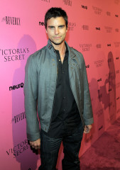 Colin Egglesfield - The Reveal of the What Is Sexy List by VS in LA 05/12/2011 фото №1279069